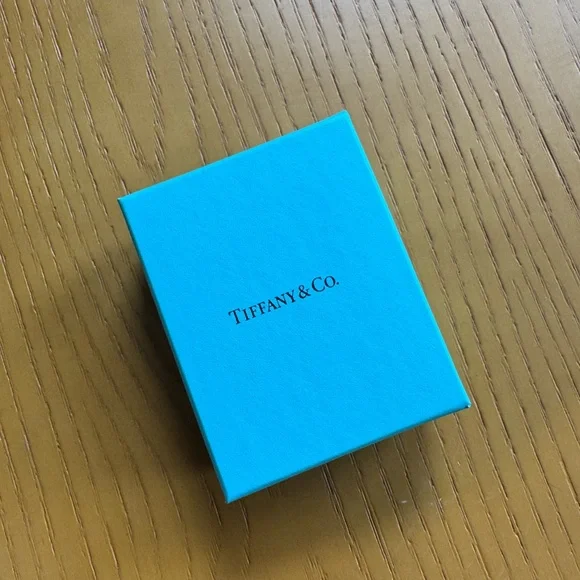 Tiffany & Co Open Heart Pendant in Sterling Silver, 7 mm - Picture 2 of 4